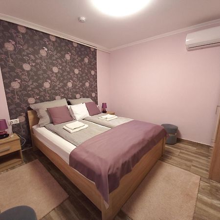 Ilona Apartman Gyula Exterior photo
